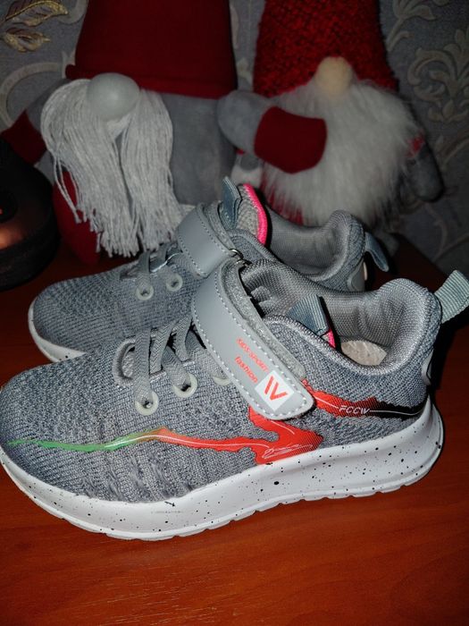 Кросівки дитячі весняні