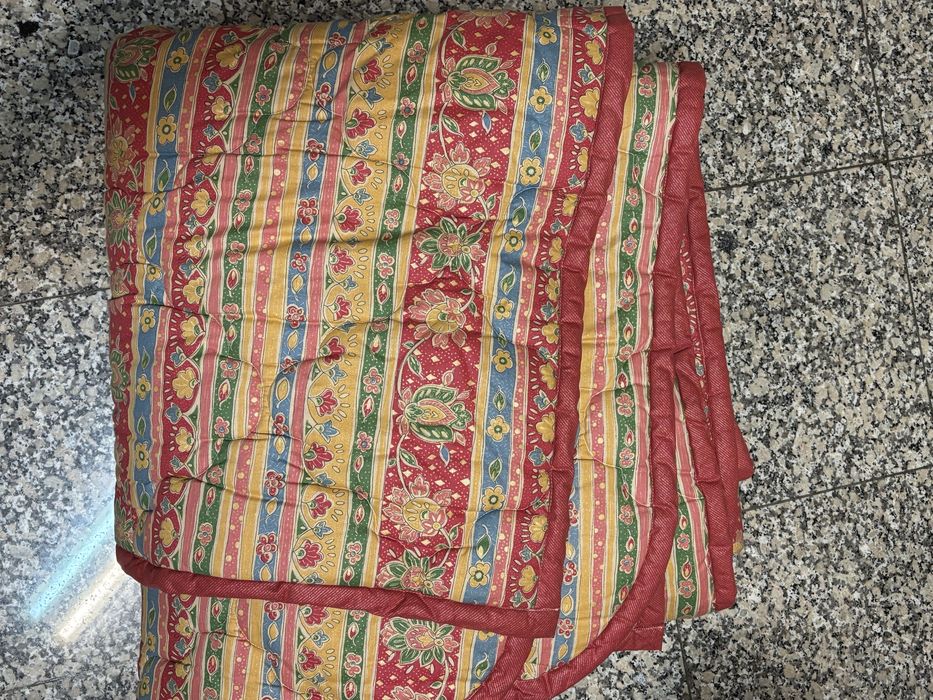 Edredon em bom estado