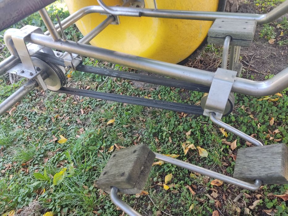 Rower wodny trojkołowy