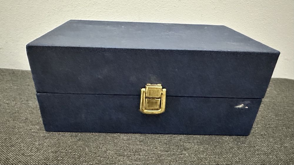 Conjunto de copos com detalhes em estanho