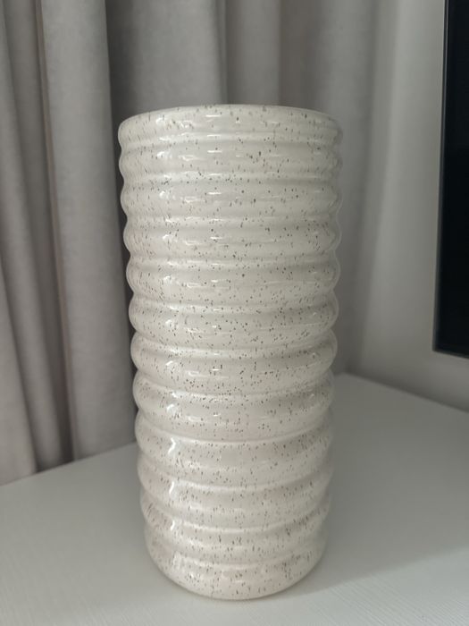 Wazon nowy wysoki beż