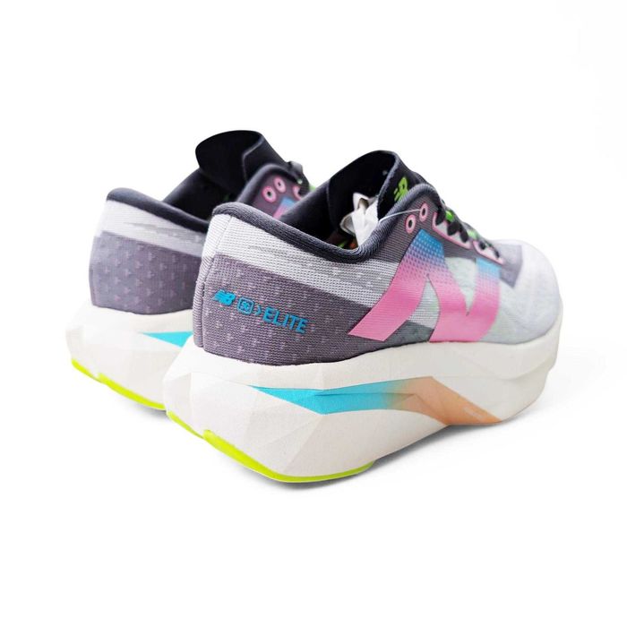 Літні жіночі кросівки New Balance Elite V4 темно-сірі з рожевим