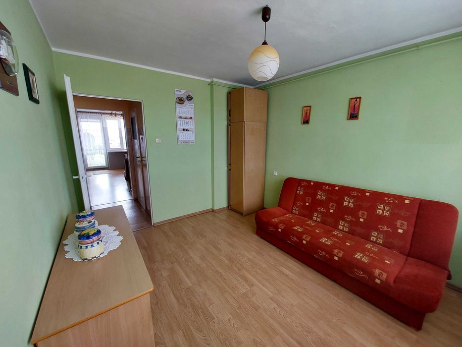 2 pokojowe mieszkanie 47 m2 w świetnej lokalizacji w centrum Elbląga. Duży salon, balkon, oddzielna kuchnia, winda, miejsce parkingowe przy budynku
