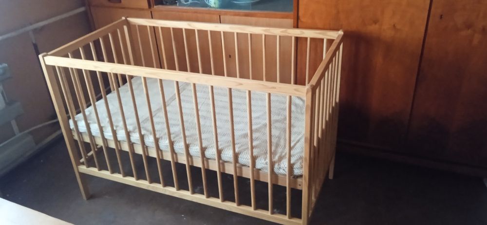 Продам детскую кроватку