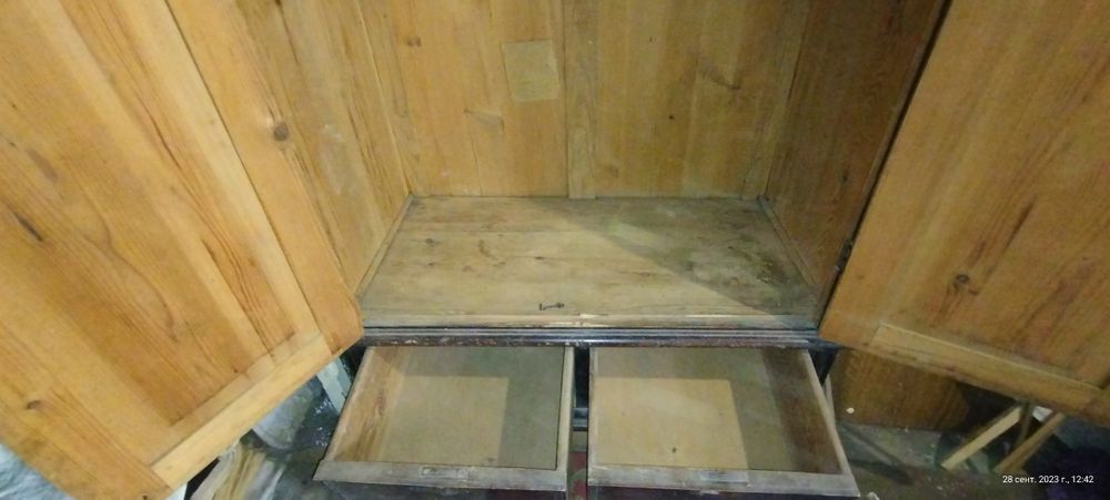 Старинный шифоньер,шкаф 19 век