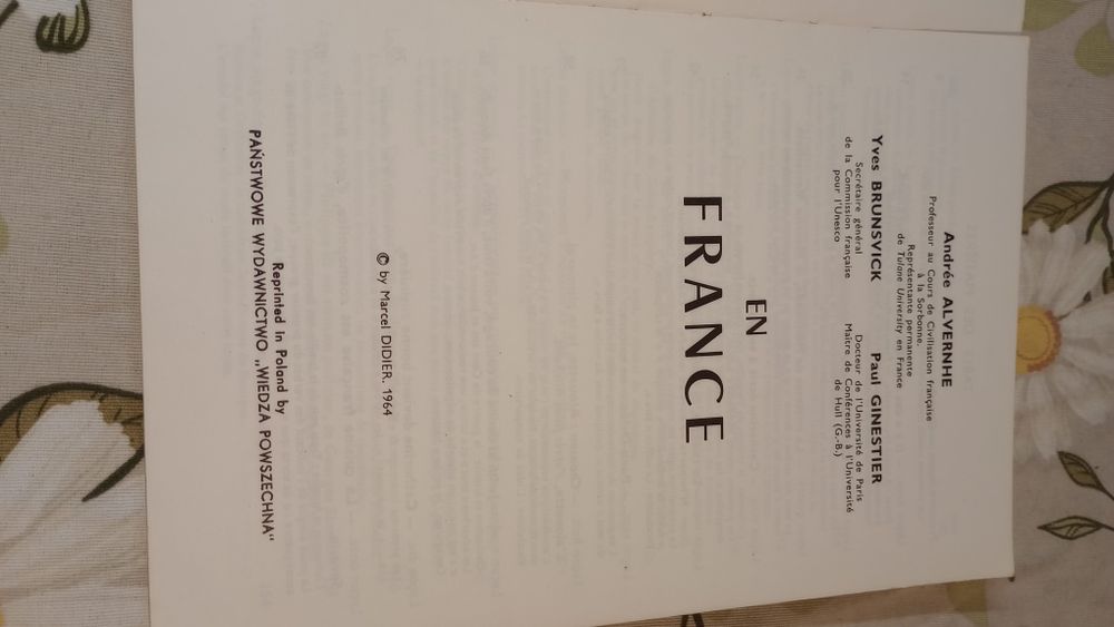 En France. 1964rw.