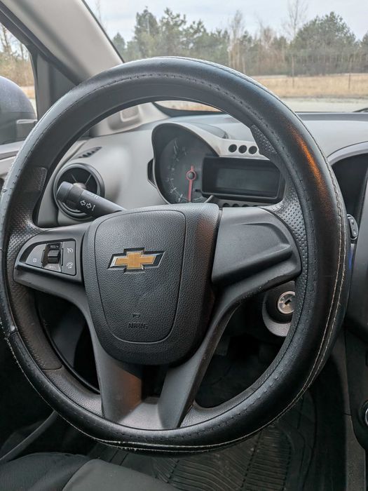 samochód chevrolet aveo