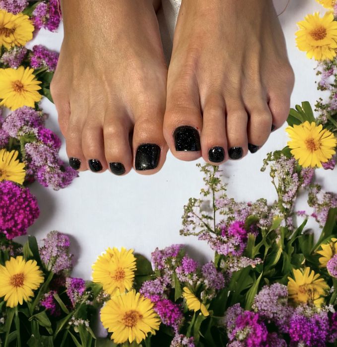 Paznokcie hybrydowe żelowe manicure pedicure klasyczny warszawa