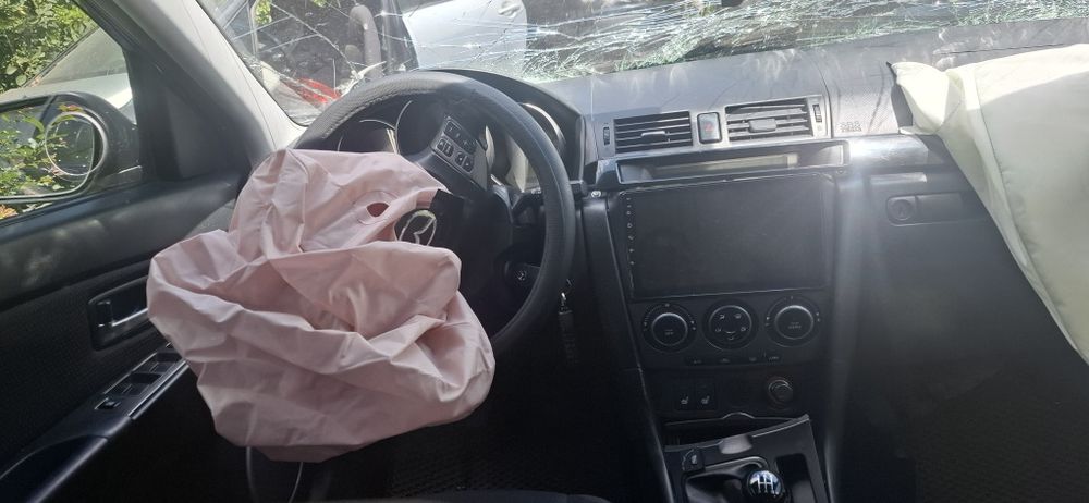 Разборка Mazda 3  запчасти