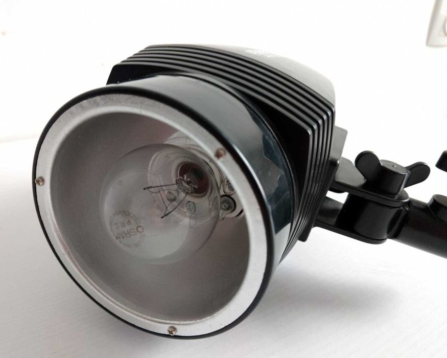 Студійний спалах Falcon SS 110B дж 38GN