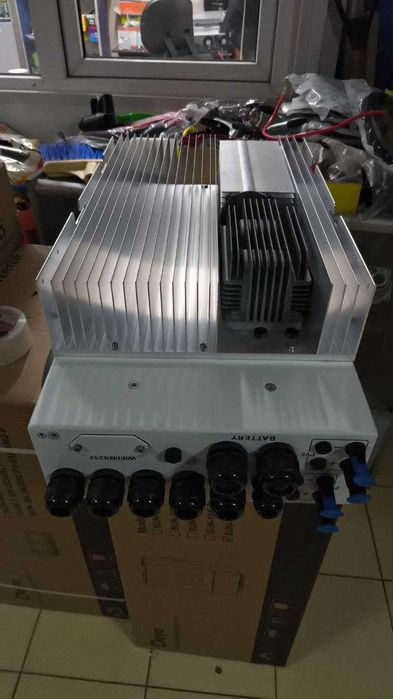 Гібридний однофазний інвертор Deye SUN-6K-SG05LP1-EU-AM2-P 48В 6 кВт