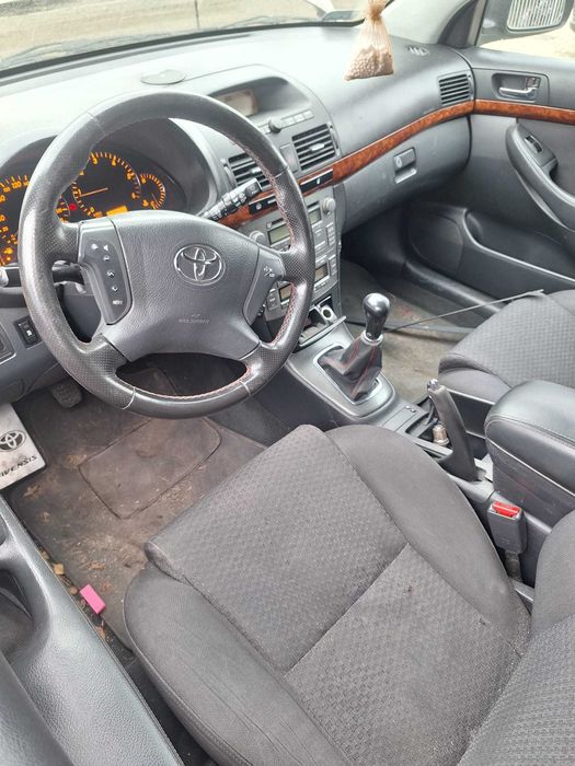 toyota avensis t25 2.0b cała na cęści