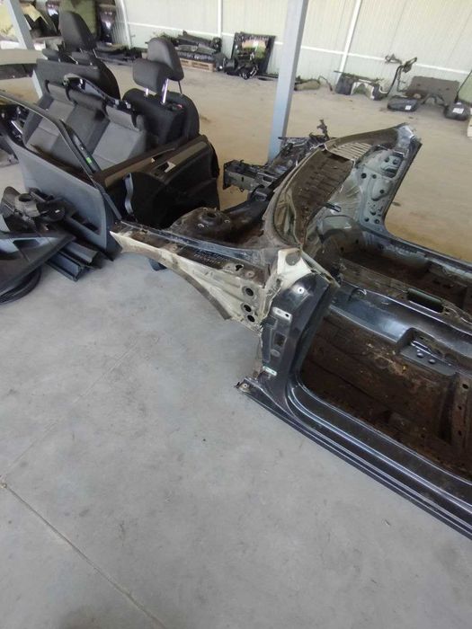 Четверть передня ліва поріг Шкода октавія А7 Skoda A7  5e5809601a