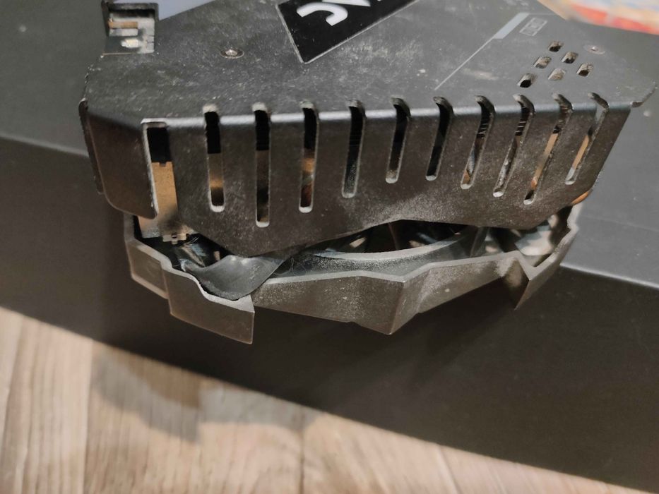 1080ti Zotac AMP Extreme / БУ, сломана, описание