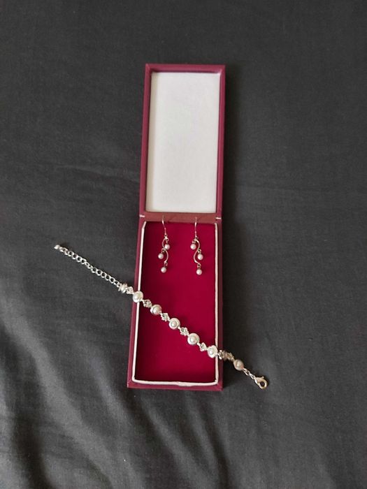 Komplet biżuterii perłowej kolczyki perełki bransoletka z pereł zestaw