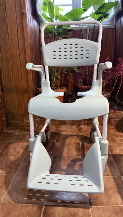 Cadeira de Duche ETAC Sueca – Suporta até 160 kg – Como Nova