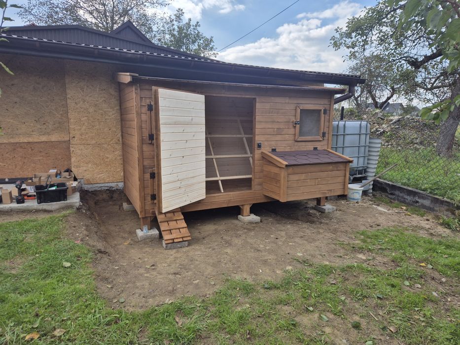 Kurnik dla kur ocieplany z wolierą