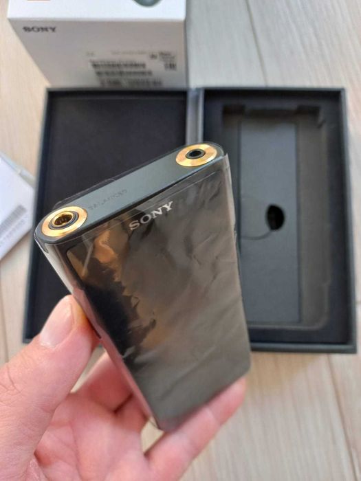 Hi-Res плеєр Sony NW-ZX507 64GB Black