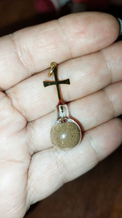 Кулон  с свящ землей Израиля,позолота 24 карата.Обмен на лежанку собак