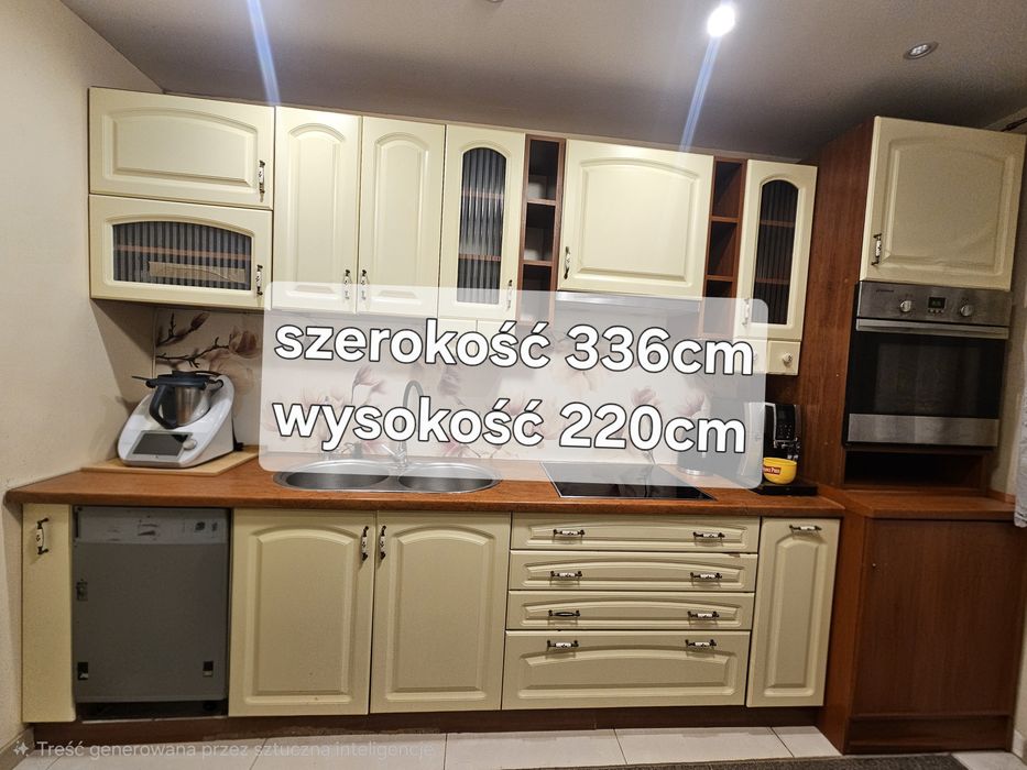 Meble kuchenne z wyposażeniem