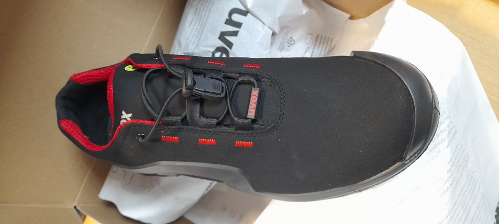 UVEX. Продам НОВі спец ботинки  UVEX 42р