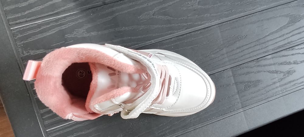 Nowe ocieplane buty 29 dla dziewczynki zmieniające kolor