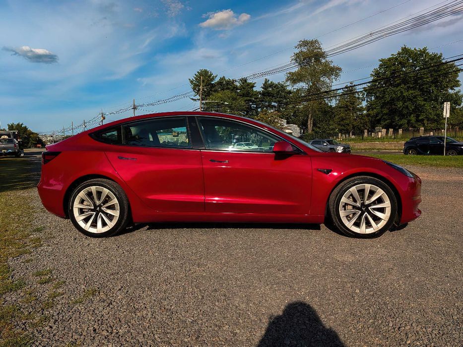 Tesla Model 3 Long Range      2022
