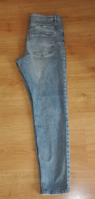 Damskie jeansy Mohito rozm. 40 nowe