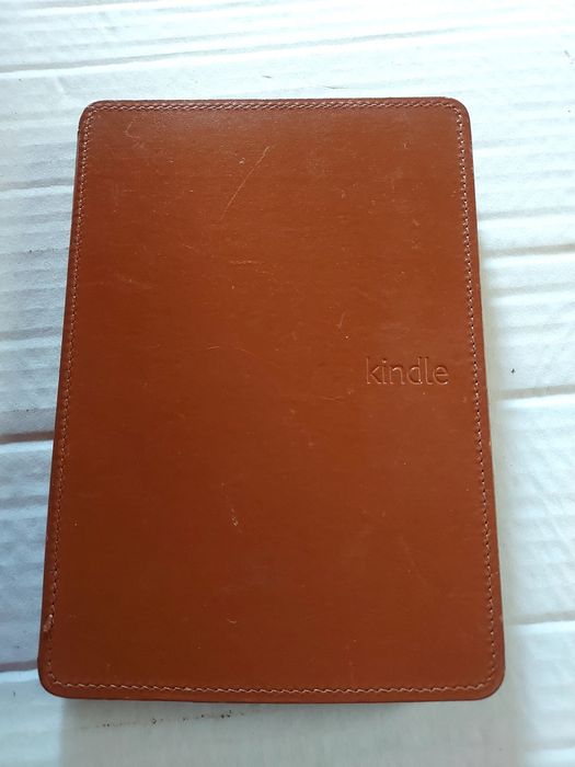 електронна книга Amazon Kindle 4 (модель D01100) з чохлом