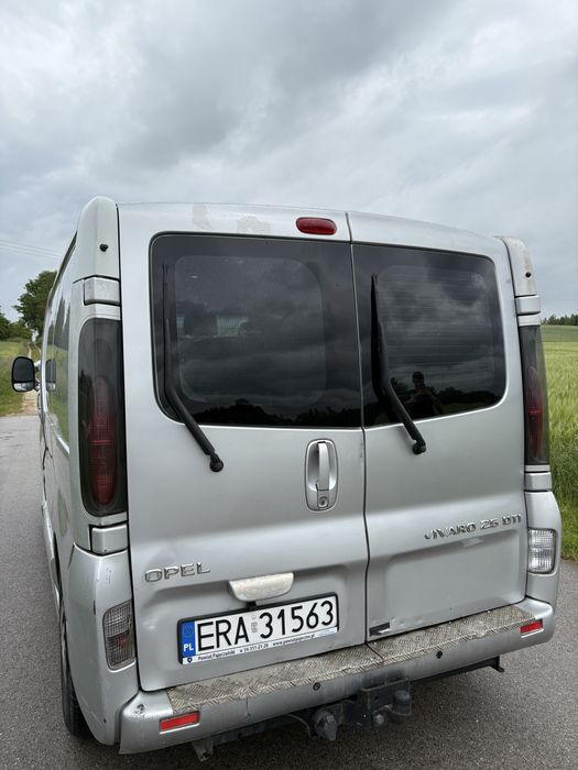 Opel Vivaro 2.5 DTI 2003r.
