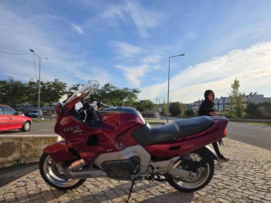 TGV = YAMAHA GTS 1000 ,Conduzir Mota sem vento