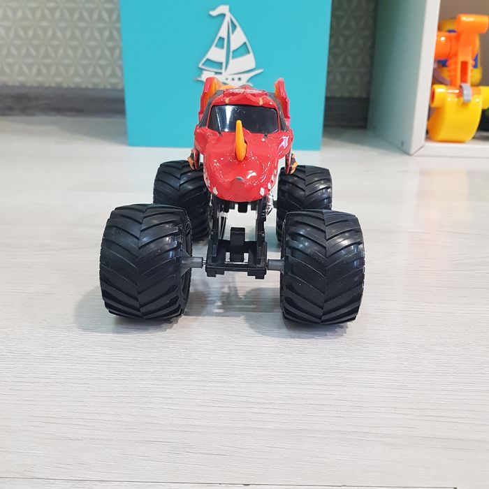 Новый джип Monster Jam Trucks bakugan dragonoid