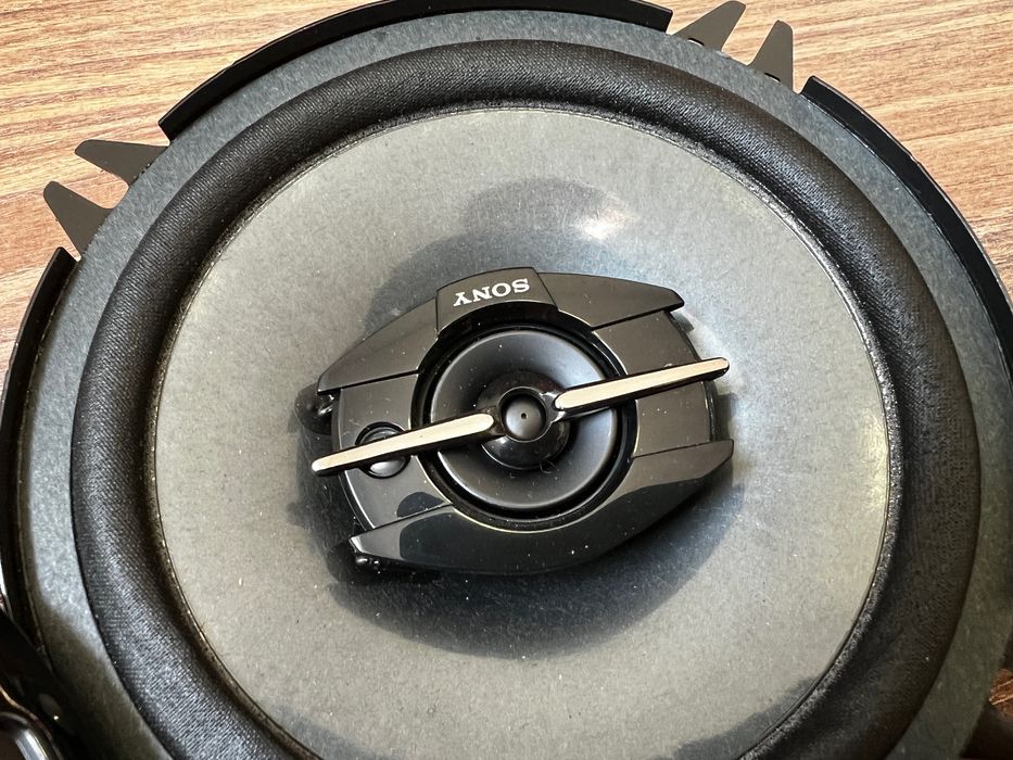 Sony XS-GT1338F — Colunas Auto 13 cm 3 Vias + Grelhas
