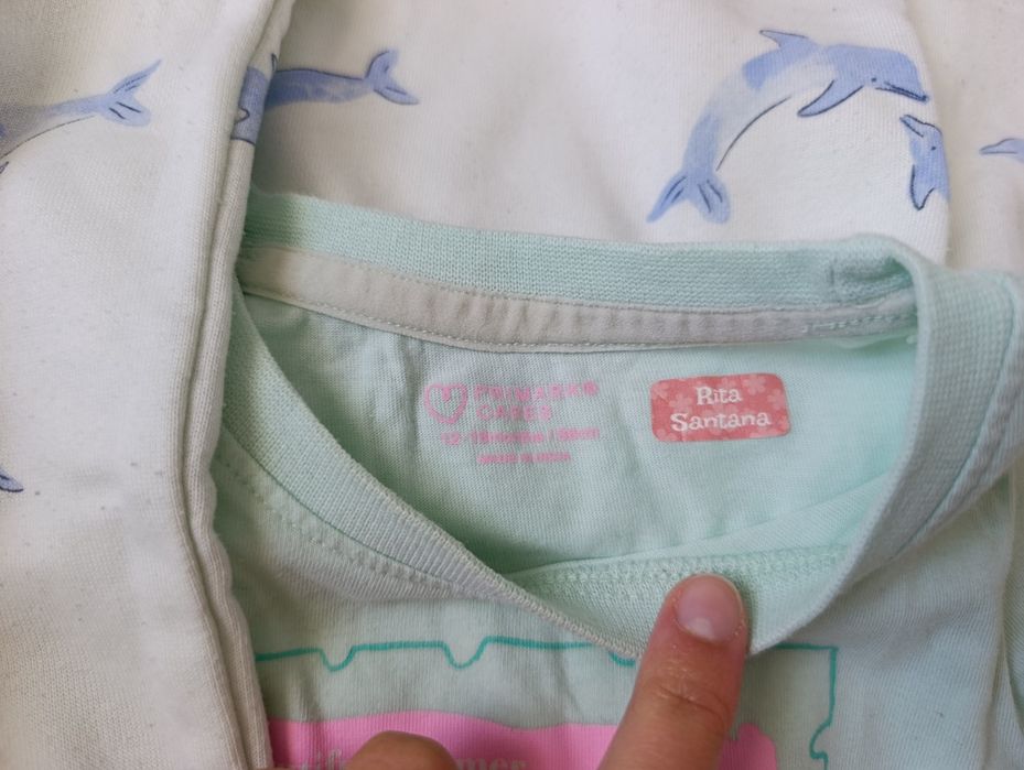 Pack com cerca de 20 peças de roupa menina 9 a 24 meses