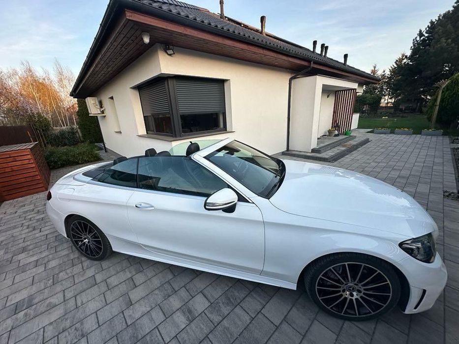 Mercedes-Benz Klasa C Sprzedam Mercedes C300 2018 r.,po lift, 2 litry 258 KM, napęd 4 MATIC