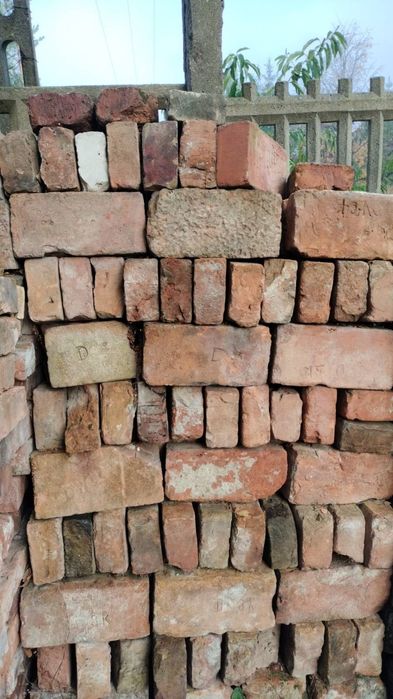 Stara cegła przedwojenna pełna zdrowa czerwona do sprzedania 1000 szt