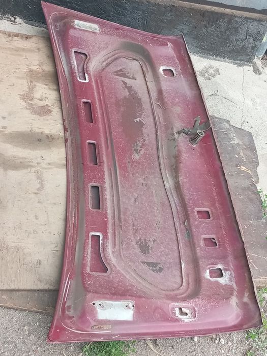 Продам капот газель старого зразку.