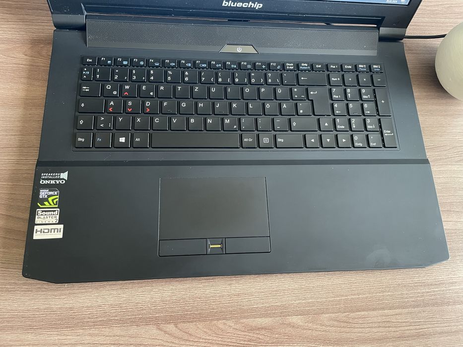 Игровой большой ноутбук/i7-6700HQ/8 GB/ SSD/GeForce GTX 960 2GB