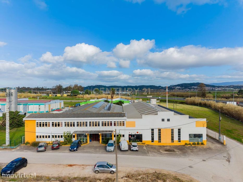 Pavilhão Industrial | Zona Industrial – Rotunda Saída A8 | Valado dos