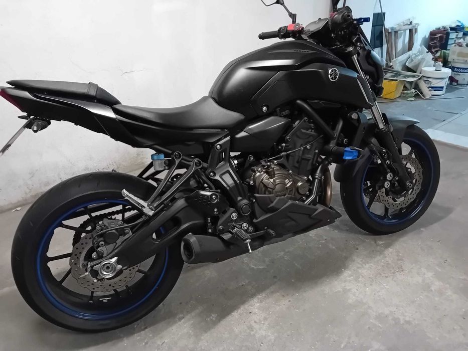 MT 07 impecável pouco km