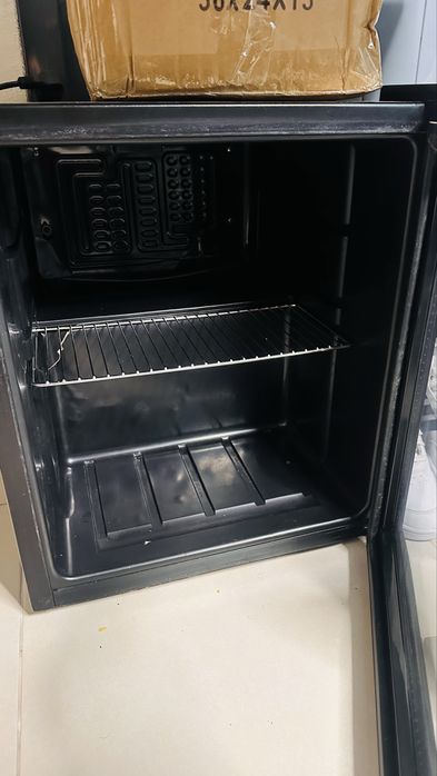 Mini frigorico com porta de vidro