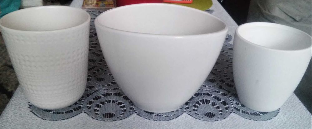 Osłony na doniczki białe 3 sztuki.