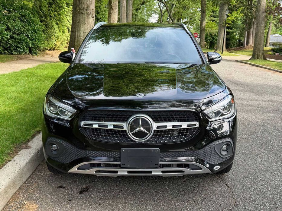 Mercedes-Benz GLA 250 4MATIC      2021