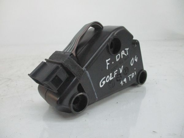 Amplificador de colunas VOLKSWAGEN Golf V (1K1)