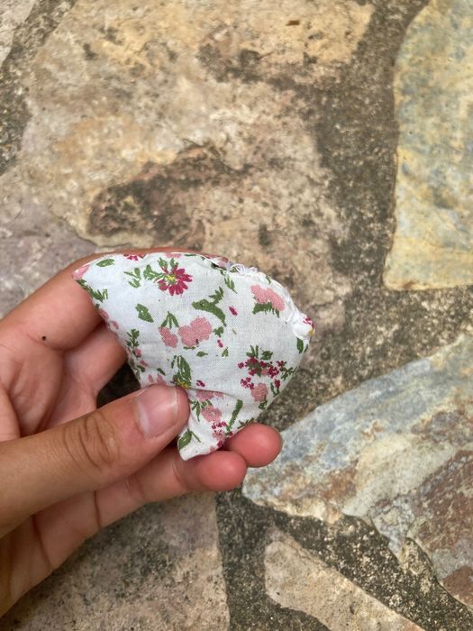 Galinha de tecido feita à mão