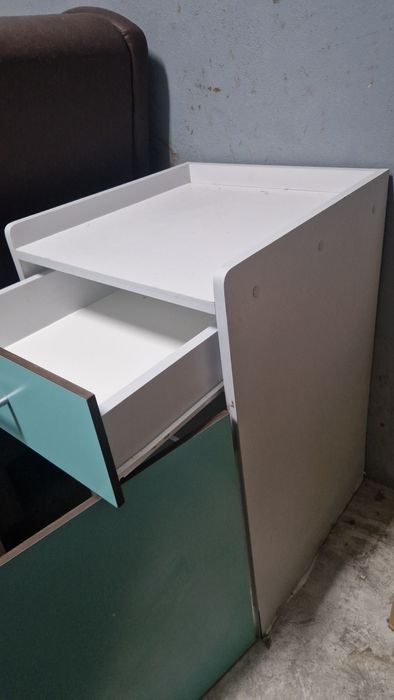 Móvel médico em bom estado
