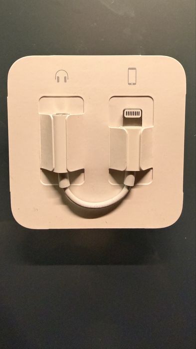 Apple EarPods originais com conector lightning incluído