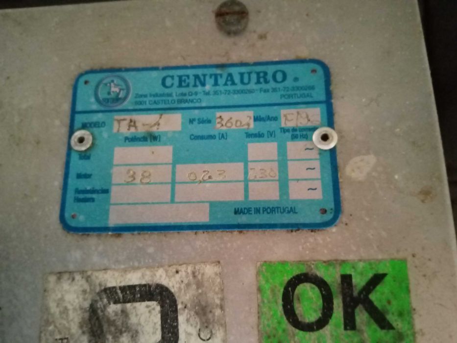 Vendo ou troco por cabras ou ovelhas, câmara frigorífica vertical