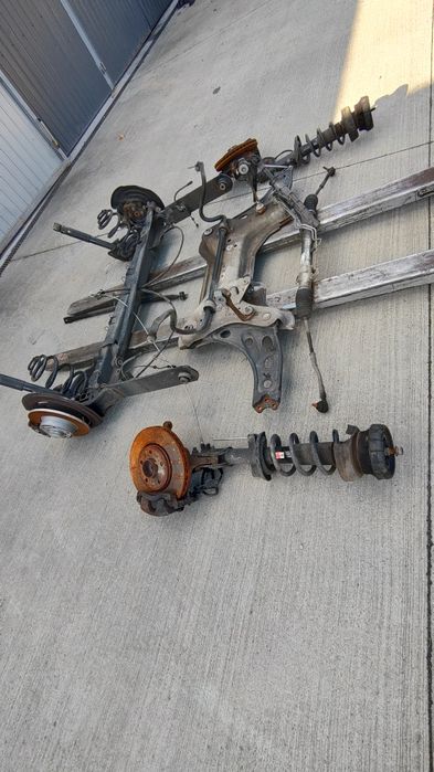 Renault Trafic Opel Vivaro oś belka macpherson