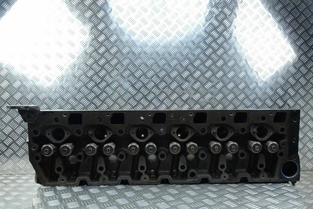 Głowica do silnika Perkins 1306. Cylinder head Perkins 1306